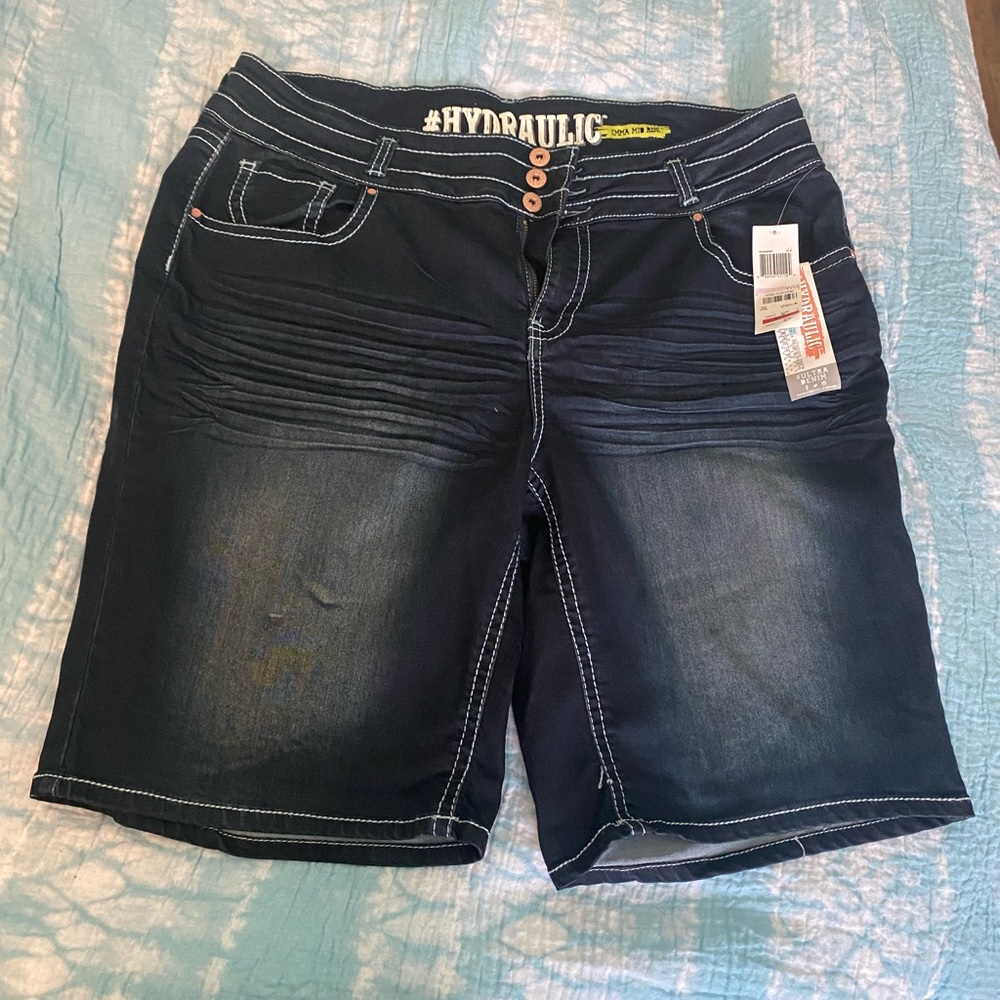 Hydraulic Jean Shorts, Size 22W
